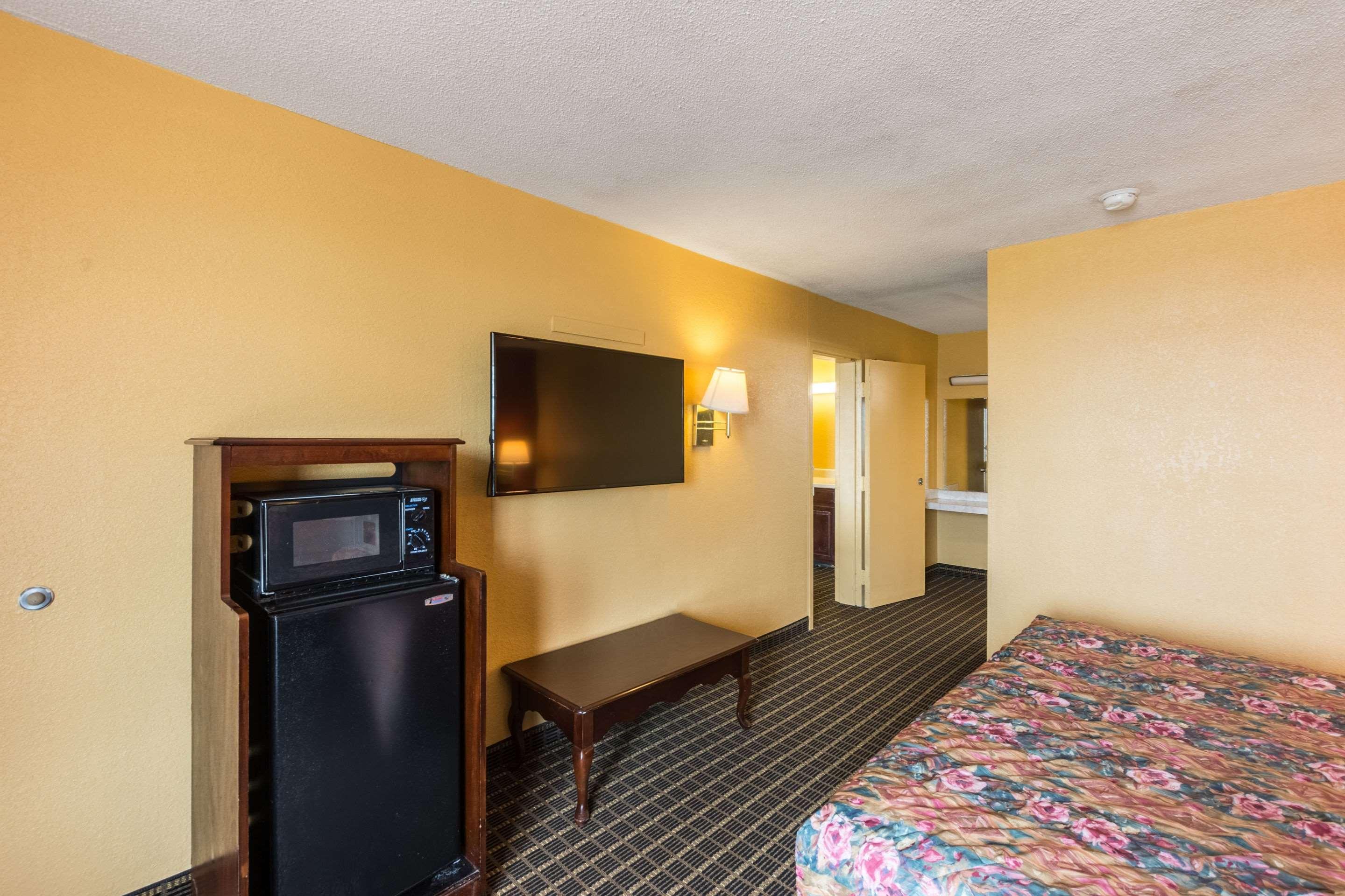 Econo Lodge Inn & Suites Оринджбърг Екстериор снимка
