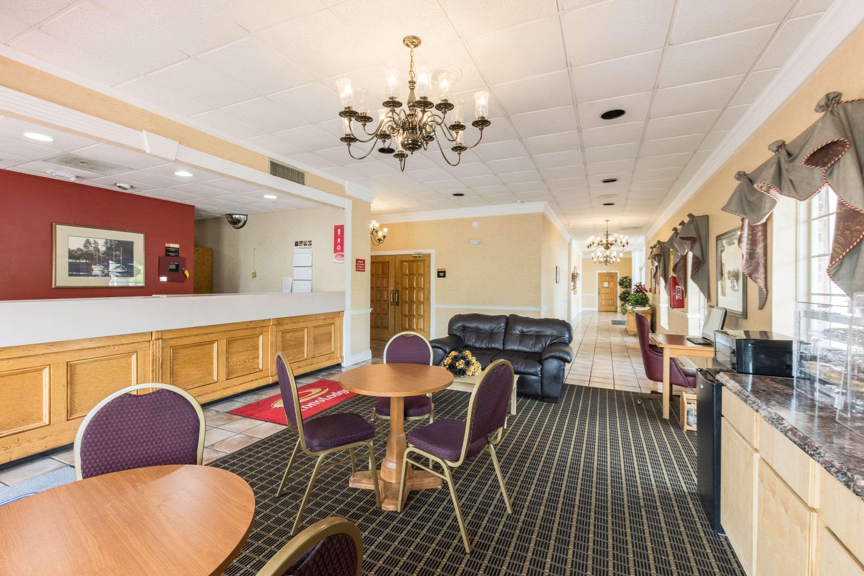 Econo Lodge Inn & Suites Оринджбърг Екстериор снимка